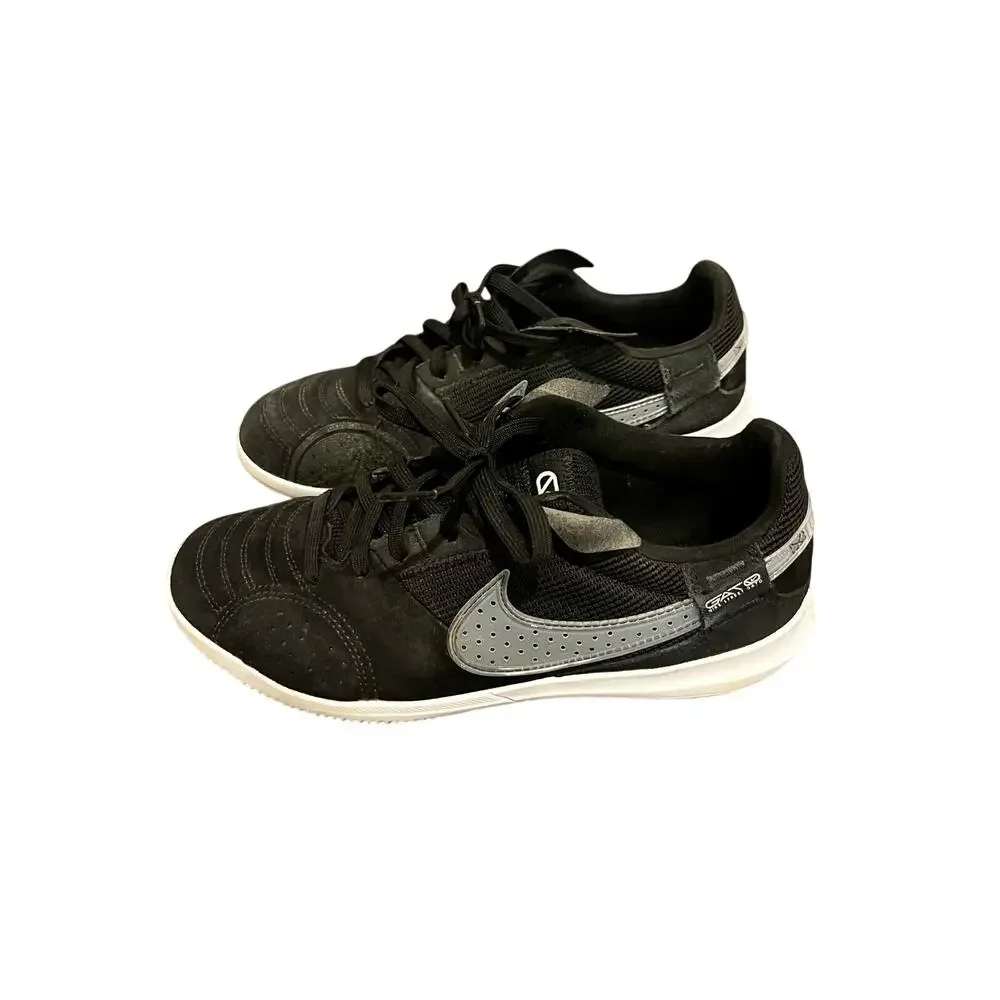 Boys Youth Indoor Soccer Shoes Nike Streetgato Size 5 black gray